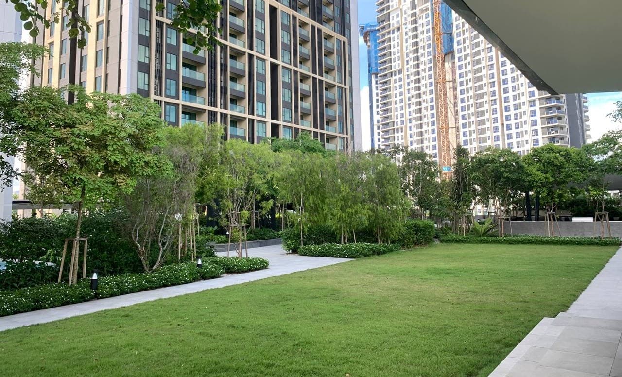 About gallery slide 4